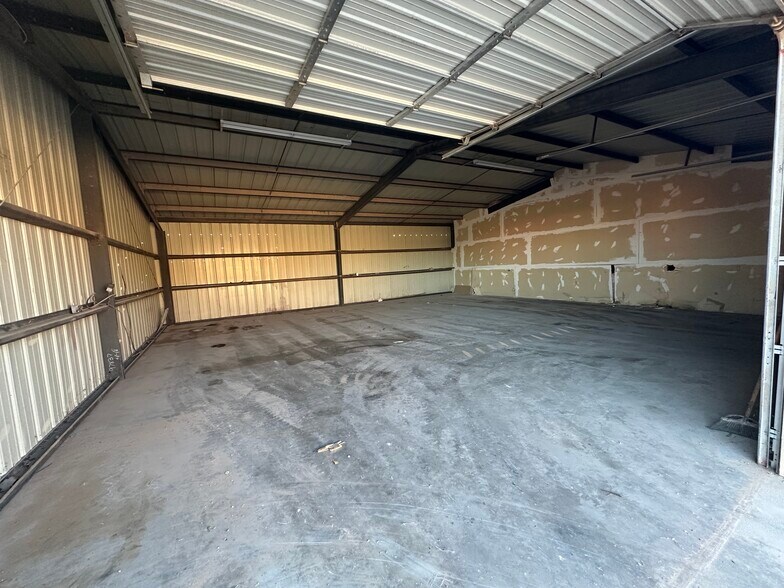 More Photos Of 903 W Industrial Ave, Midland Warehouse For Lease