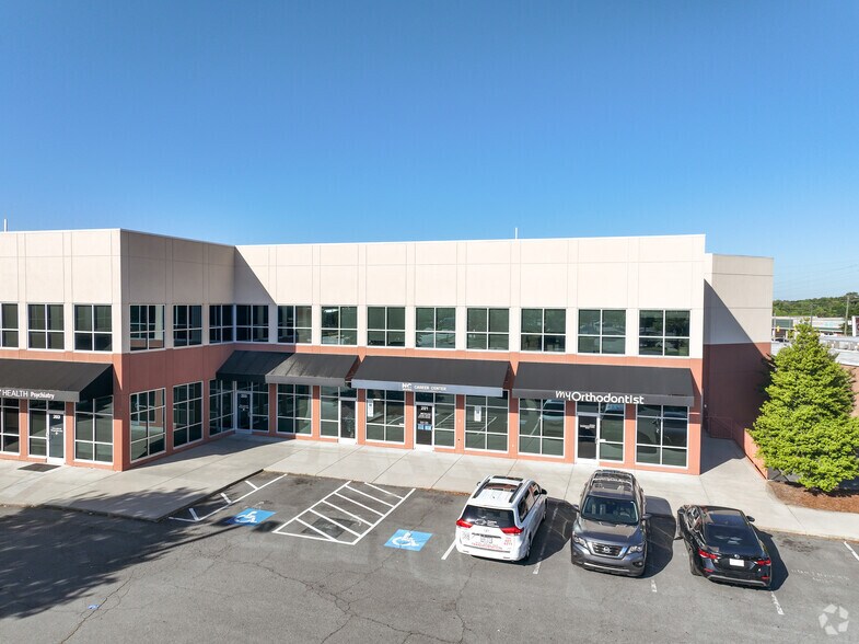 More Photos Of 845 Church St N, Concord Office For Lease