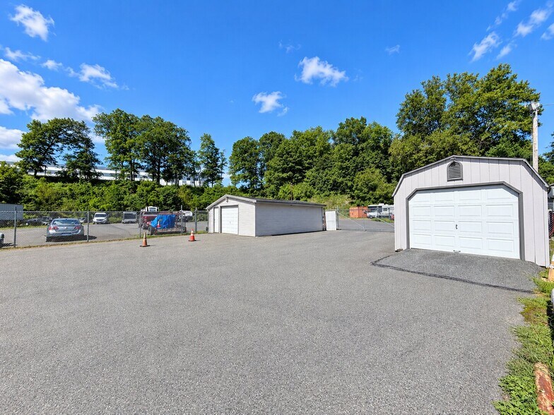More Photos Of 633 Water St, Belvidere Service Station For Sale