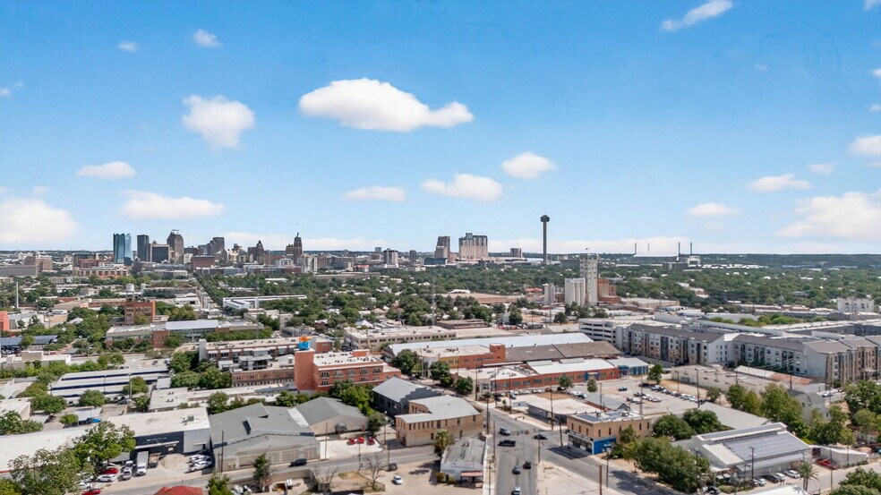 More Photos Of 1425 S Flores St, San Antonio General Retail For Sale