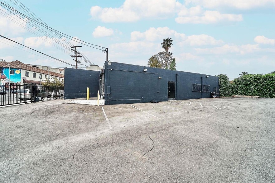 More Photos Of 1243 W Temple St, Los Angeles Warehouse For Lease