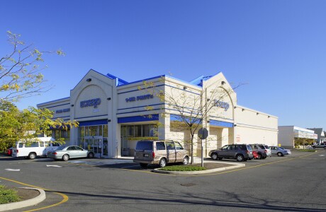 More Photos Of 811 Fischer Blvd, Toms River General Retail For Lease