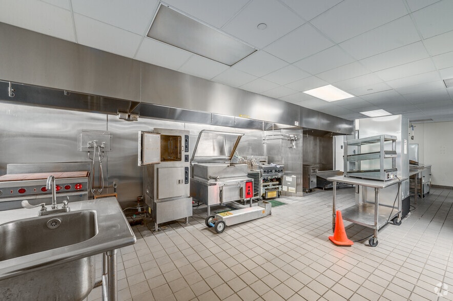 More Photos Of 6300 Wilson Mills Rd, Mayfield Village Office For Sale