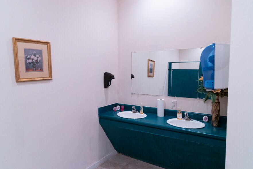 More Photos Of 4409 Hovis Rd, Charlotte Specialty For Sale