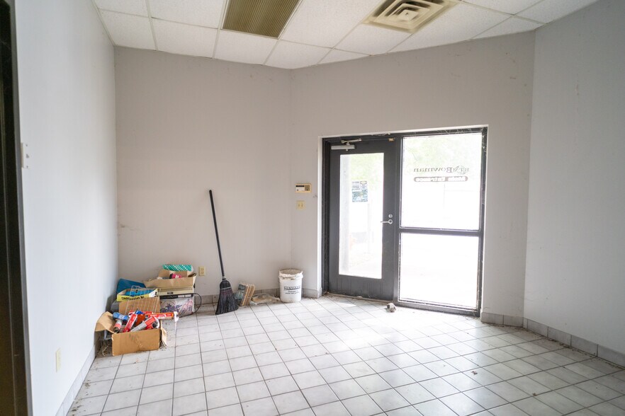 More Photos Of 1304 Valleyhigh Dr NW, Rochester Showroom For Sale