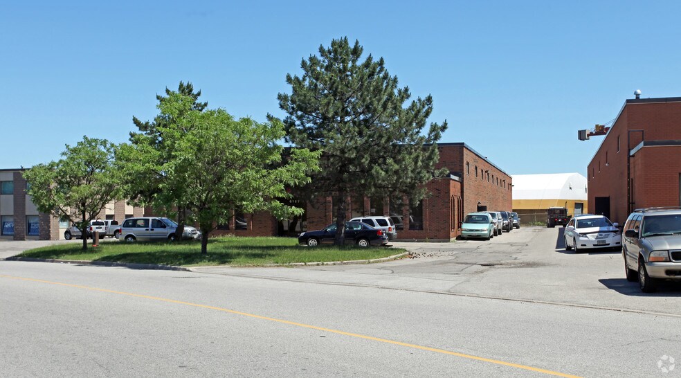 More Photos Of 6127 Shawson Dr, Mississauga Warehouse For Lease