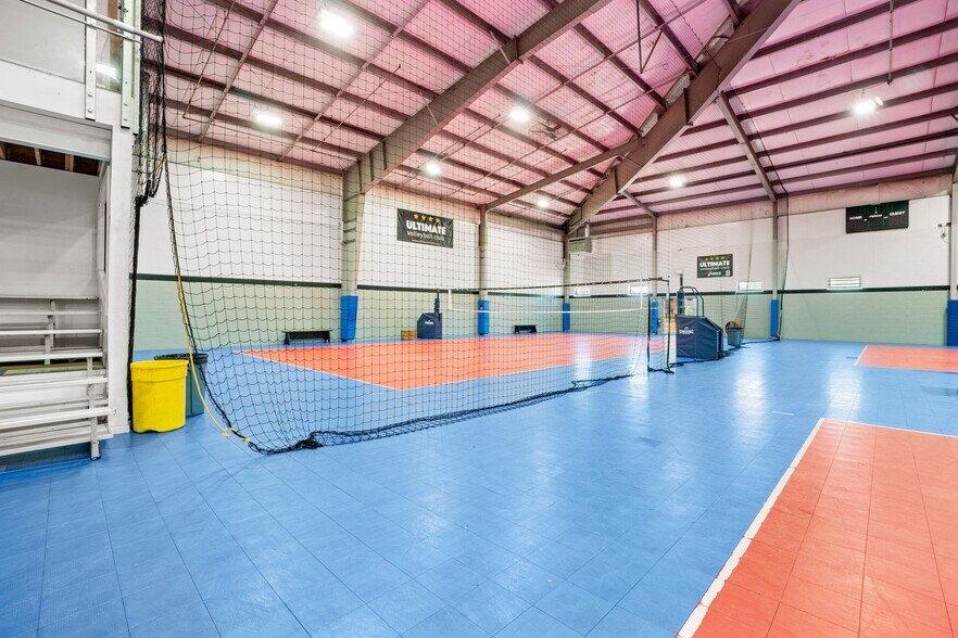 More Photos Of 10850 W Laraway Rd, Frankfort General Retail For Lease