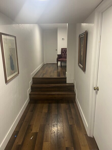 More Photos Of 856 2nd Ave N, Saint Petersburg Loft Creative Space For Sale