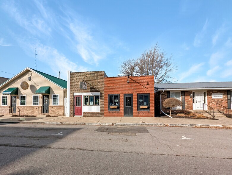 More Photos Of 57 N Plank St, Rossville Office For Sale