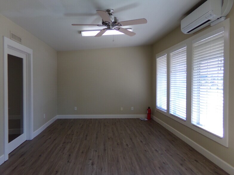 More Photos Of 9792 Highway 99, Live Oak Office For Lease