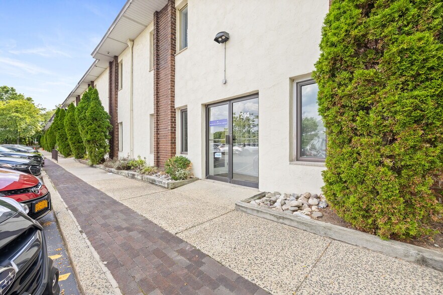 More Photos Of 236-246 N Main St, New City Medical For Lease