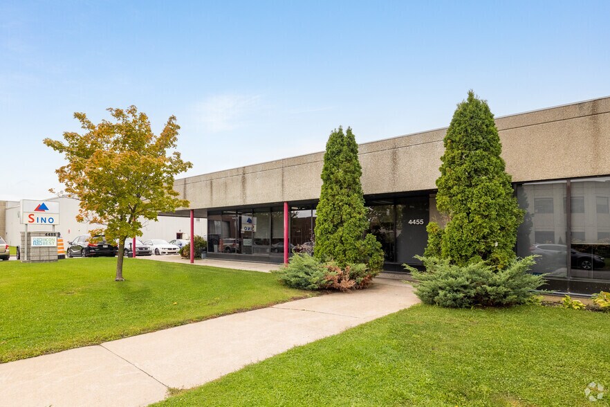 More Photos Of 4455 Rue Cousens, Montréal Warehouse For Lease