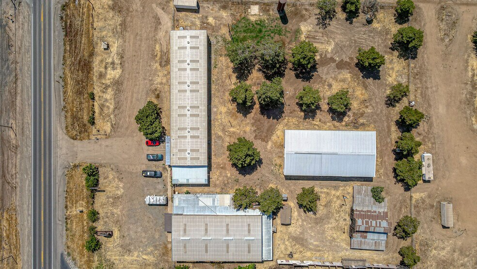 More Photos Of 4520 E Hwy 140, Merced Warehouse For Lease