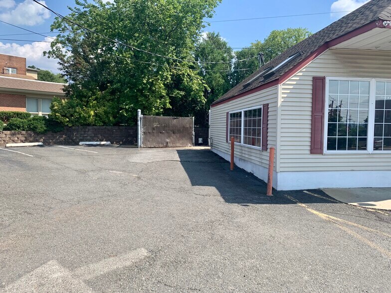 More Photos Of 1989-2001 Springfield Ave, Maplewood Freestanding For Sale