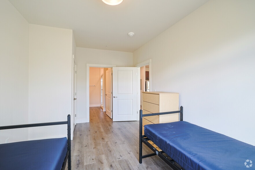 More Photos Of 61 N Dorset St, South Burlington Multifamily For Sale