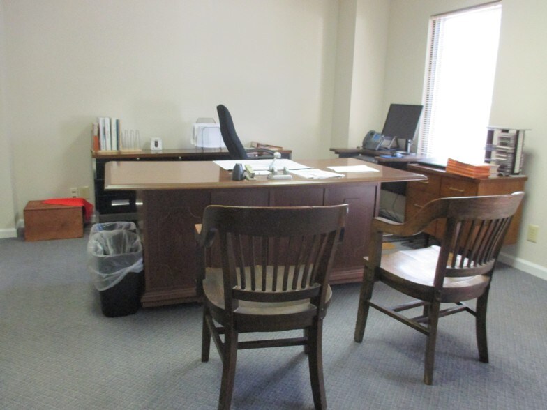 More Photos Of , Hartwell Office For Sale