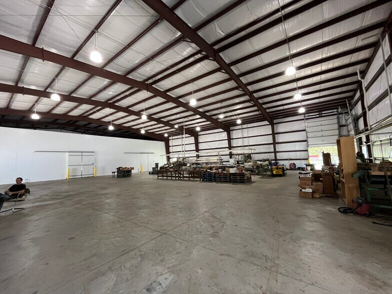 More Photos Of 2400 W Herman St, Pensacola Warehouse For Sale