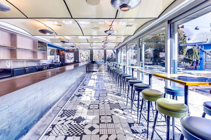 More Photos Of 74a Montauk Hwy, Amagansett Restaurant For Lease