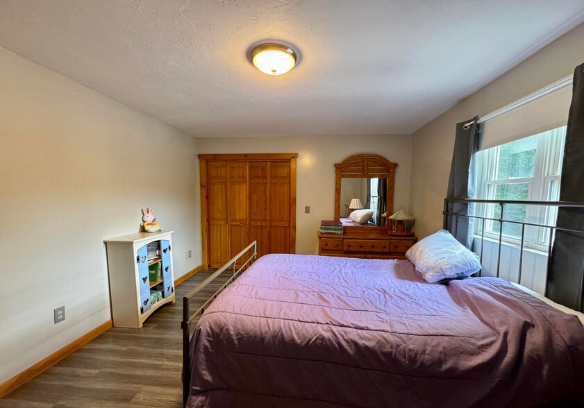 More Photos Of 382 Water St, Guilford Hotel For Sale