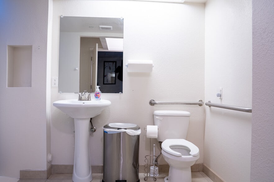 More Photos Of 14030 N El Pueblo Blvd, Fountain Hills Assisted Living For Sale