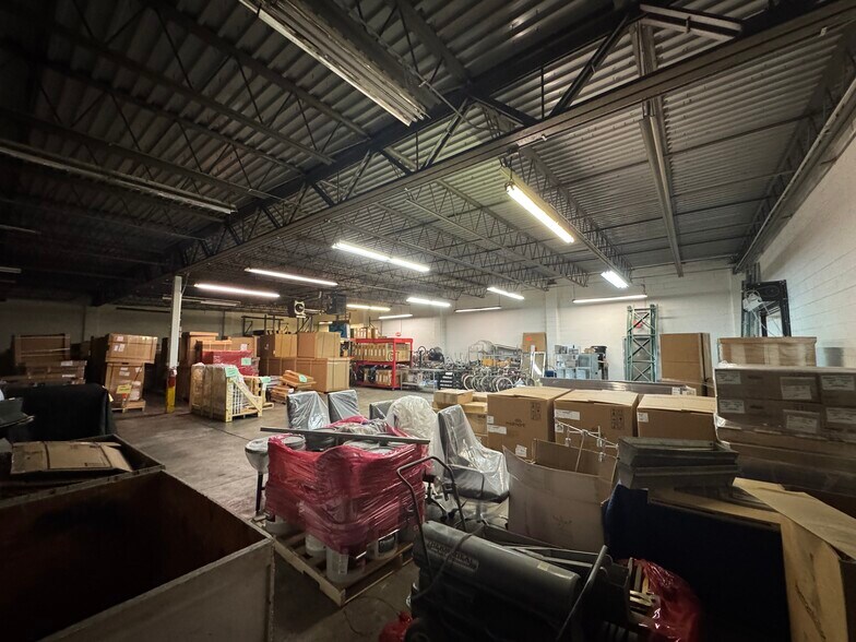 More Photos Of 4432 Ardmore Ave, Fort Wayne Manufacturing For Lease
