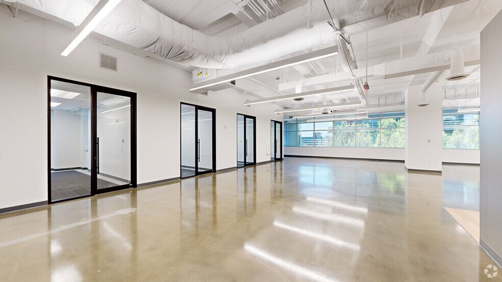 More Photos Of 10 10th St, Atlanta Office For Lease