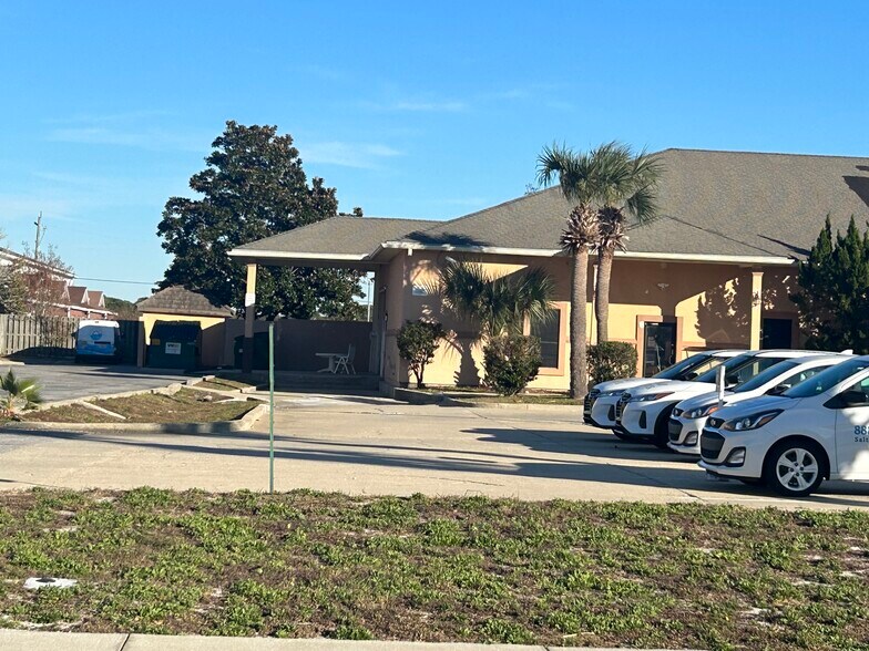 More Photos Of 101 Mattie M Kelly Blvd, Destin Light Distribution For Lease