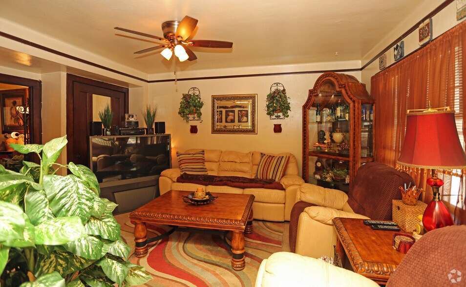 More Photos Of 846 N 15th St, Milwaukee Apartments For Sale