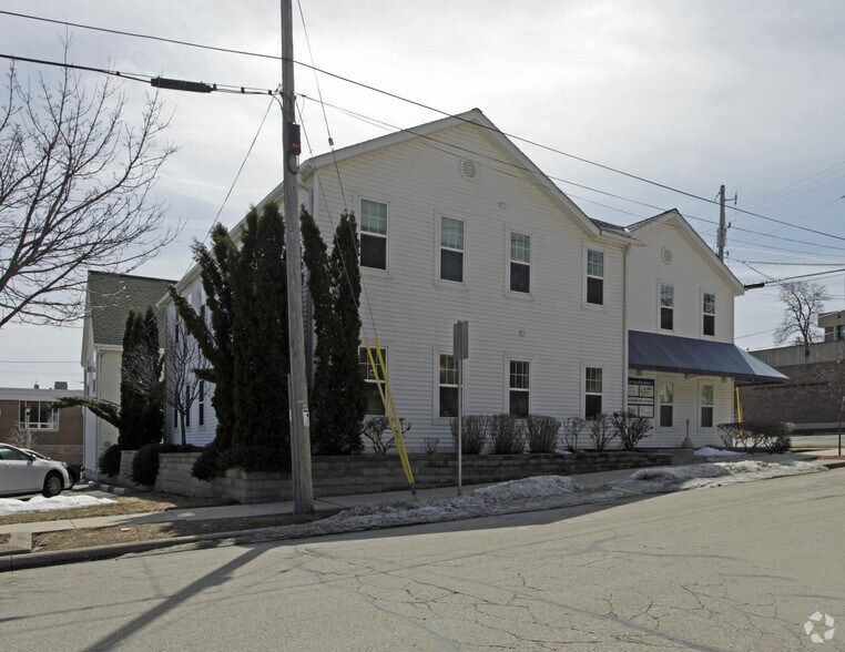 More Photos Of 101 E Pier St, Port Washington Office For Lease