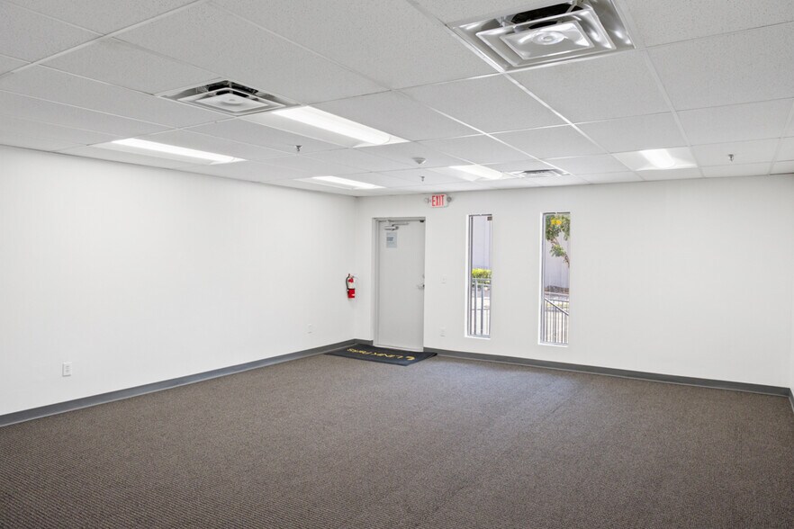 More Photos Of 1352-1382 NW 78th Ave, Doral Unknown For Lease