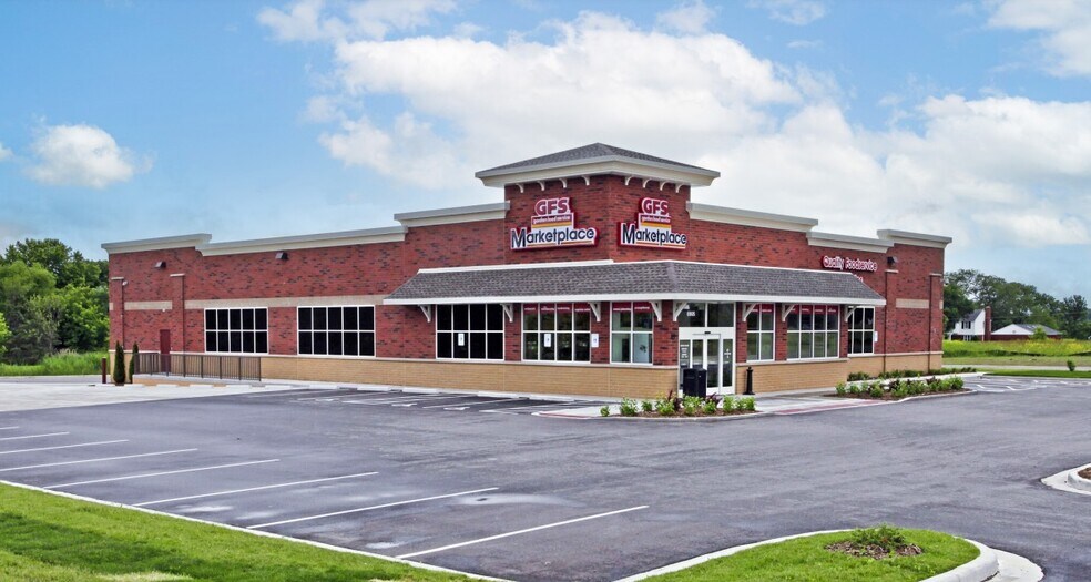 Primary Photo Of 6905 75th Pl, Pleasant Prairie Supermarket For Lease