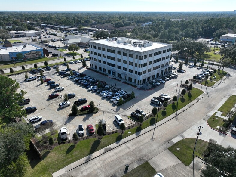 More Photos Of 505 S Friendswood Dr, Friendswood Medical For Lease