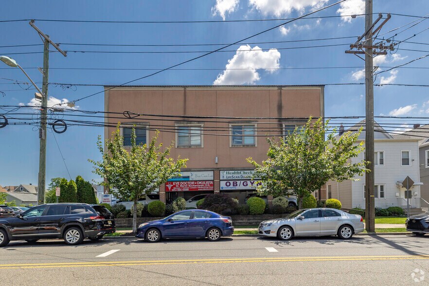 More Photos Of 160 Lanza Ave, Garfield Medical For Sale