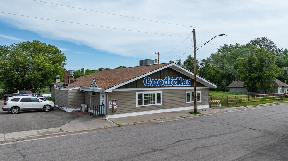 More Photos Of 14351 NE 78th St, Foley Restaurant For Sale