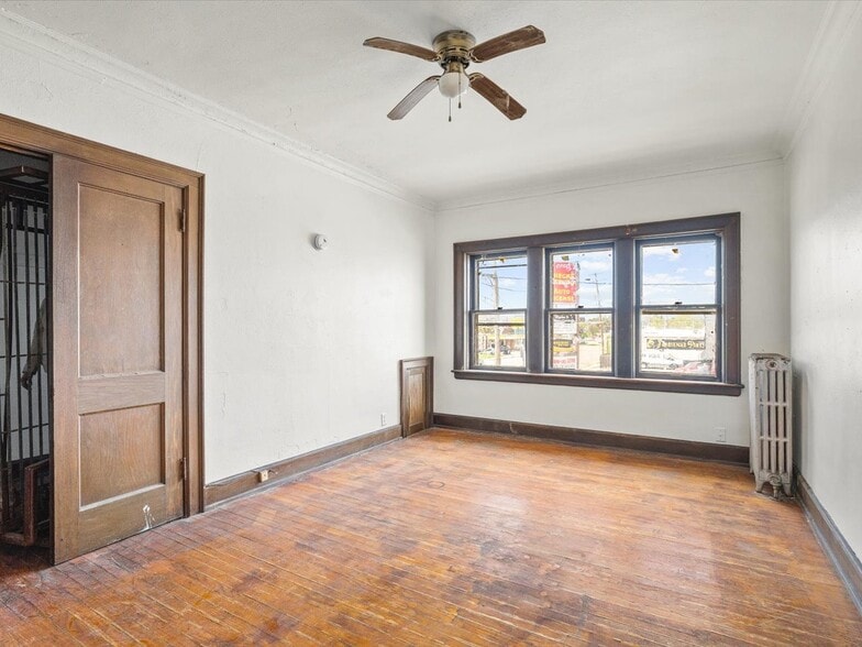 More Photos Of 204 S 6th St, Rockford Apartments For Sale