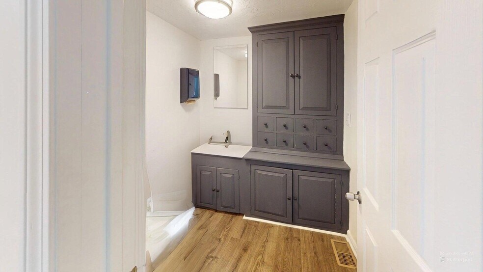 More Photos Of 130 High St, Upton Office For Sale