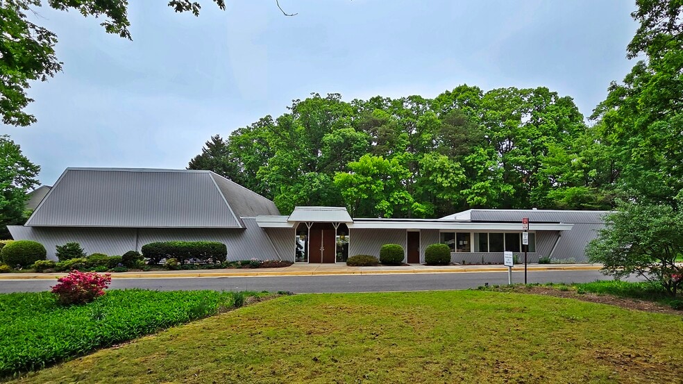 Primary Photo Of 5315 Backlick Rd, Springfield Religious Facility For Sale