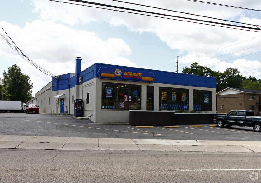 Primary Photo Of 1709 Lincoln Way E, Massillon Warehouse For Lease