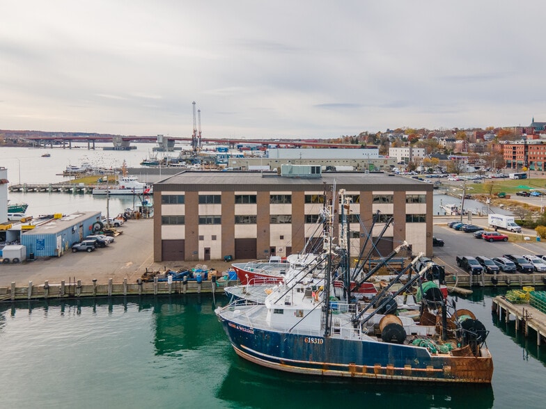 More Photos Of 2 Portland Fish Pier, Portland Office For Lease