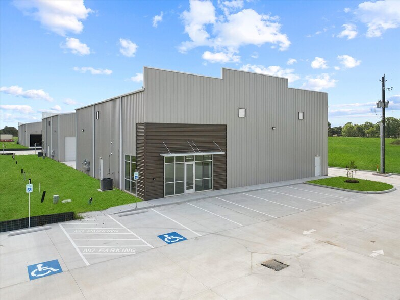 Primary Photo Of 2050 Commerce Dr, Rosenberg Warehouse For Sale