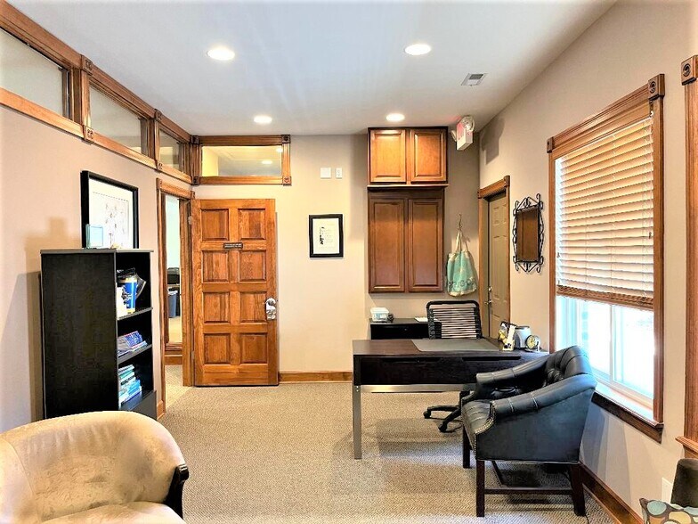 More Photos Of 60 Gailwood Dr, Saint Peters Medical For Lease