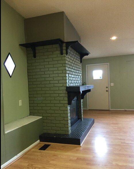 More Photos Of 505 Cherokee St, Leavenworth Loft Creative Space For Sale