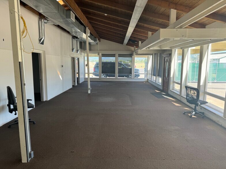 More Photos Of 5077 Table Rock Rd, Central Point Contractor Storage Yard For Sale