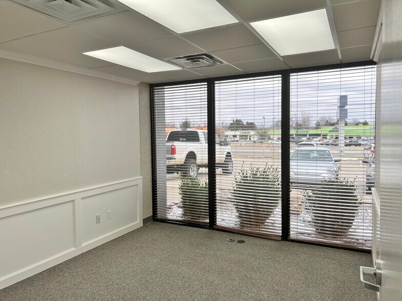 More Photos Of 6300 NW Expressway, Oklahoma City Medical For Sale