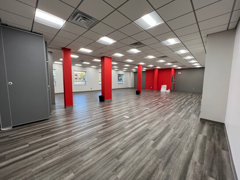 More Photos Of 11530 Stephens Rd, Warren Warehouse For Lease