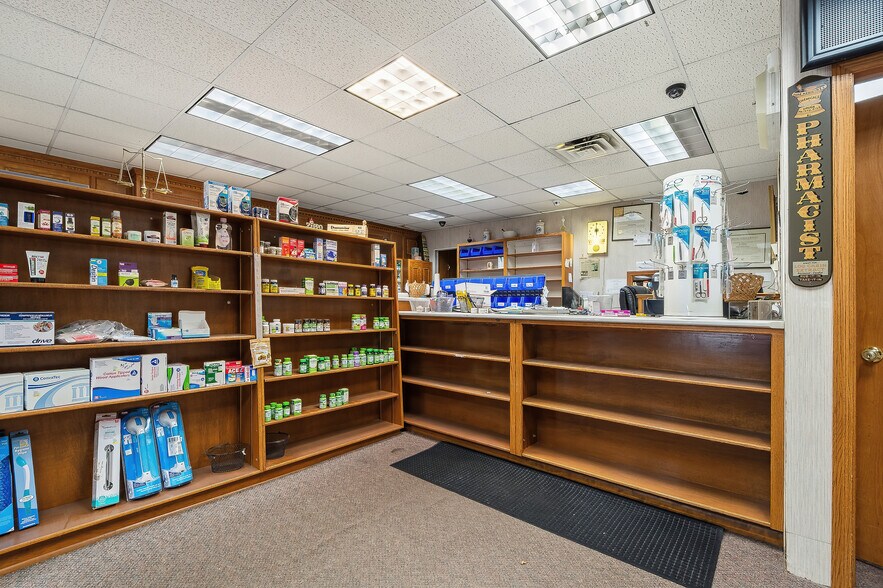 More Photos Of 32 N Main St, Pittston Storefront Retail Office For Lease