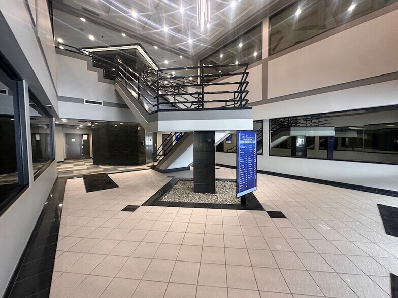 More Photos Of 4595 Broadmoor Ave SE, Grand Rapids Light Manufacturing For Lease