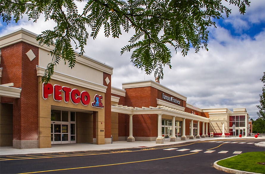 More Photos Of 1095 Kennedy Rd, Windsor Unknown For Lease