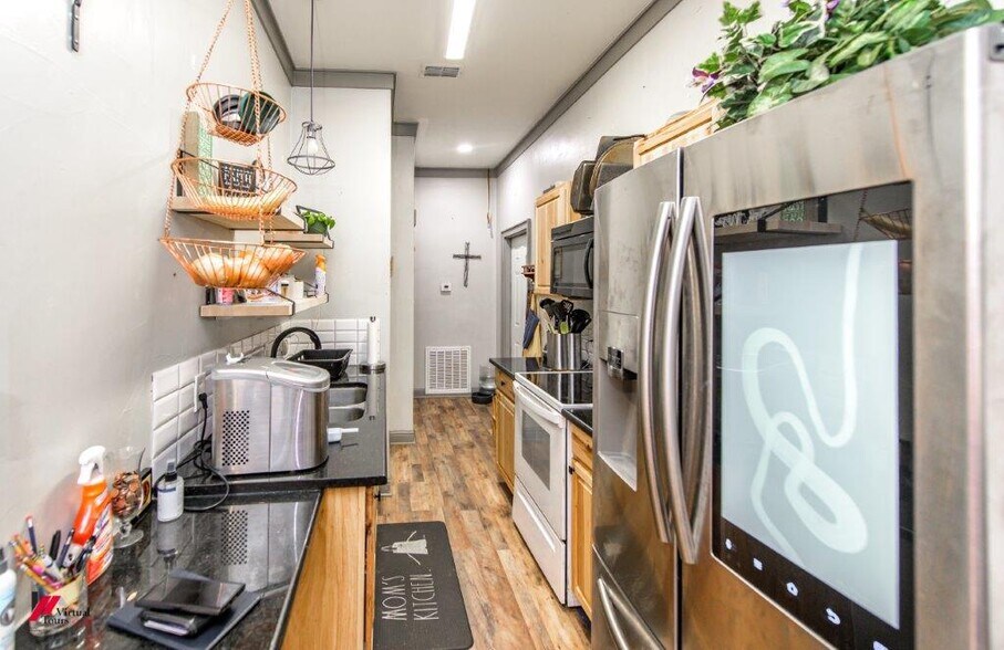 More Photos Of 102 Gray St, Henderson Flex For Sale