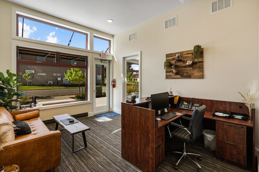 More Photos Of 387 Gallatin Park Dr, Bozeman Loft Creative Space For Sale